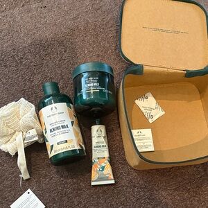 Nourish & Flourish Almond Milk Big Gift Box
$56